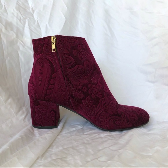 SOLD Ziggysoho Velvet Pink Booties Size 8 - Picture 3 of 5